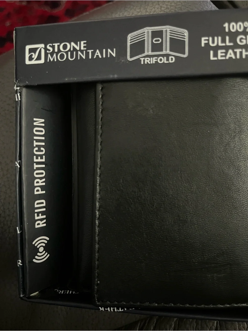 Stone Mountain Accessories Black Trifold Leather Wallet with RFID